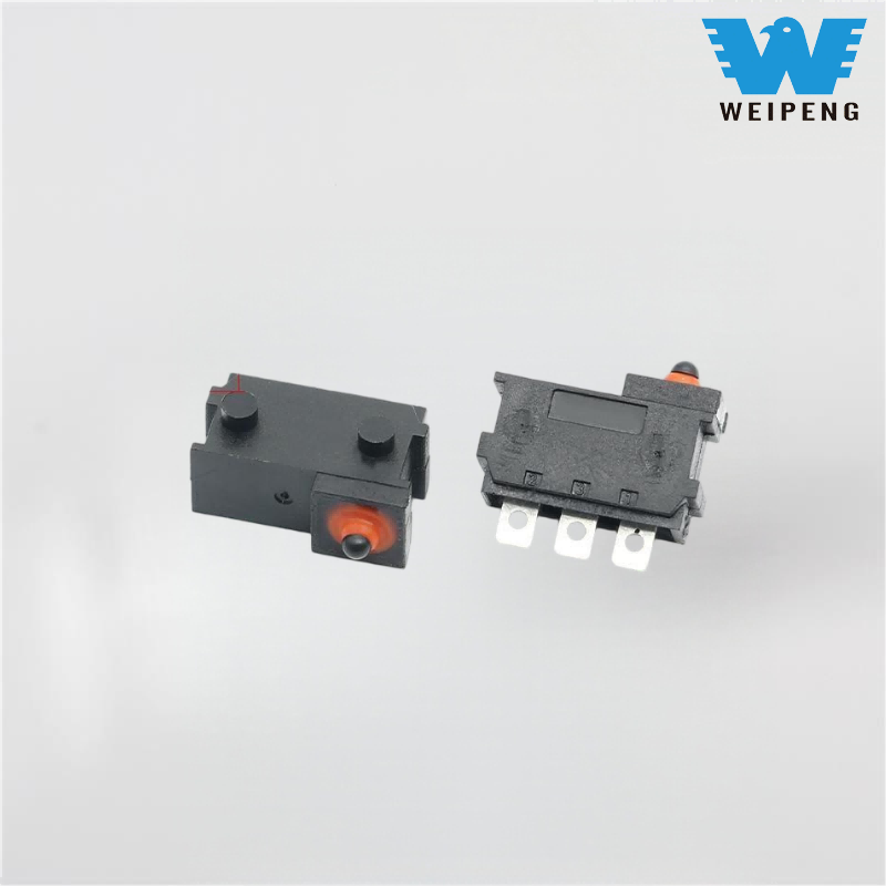 Microinterruttore per serratura portiera e cofano auto