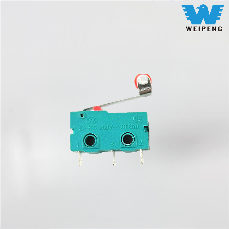 Microinterruttore con rullo a leva a tre gambe